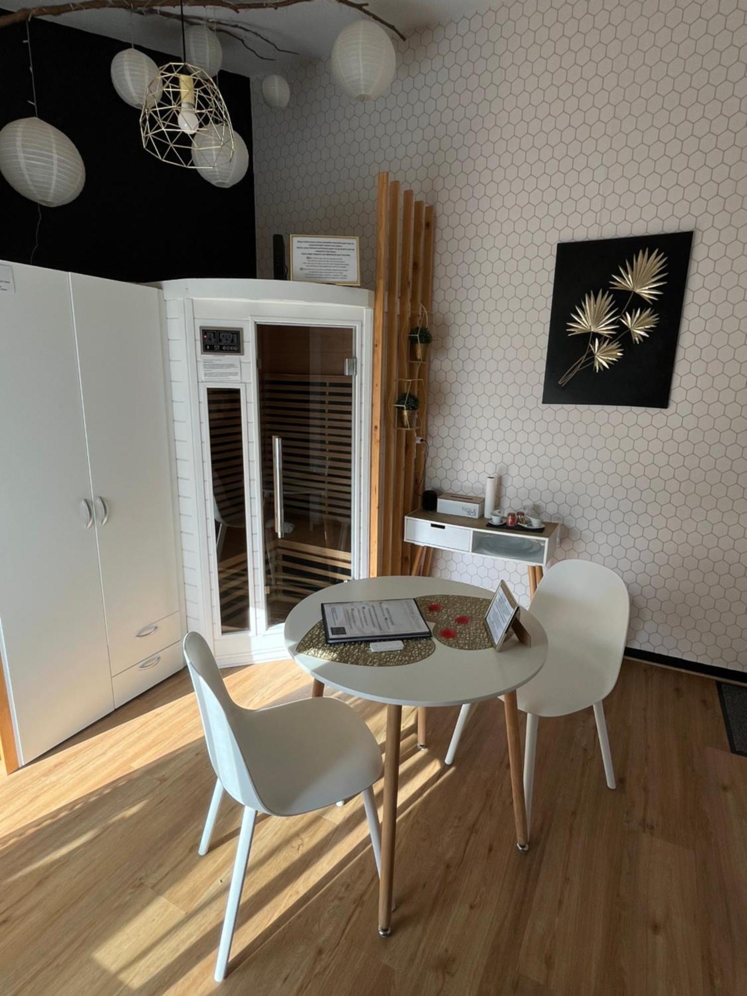 Suite romantique avec sauna et balnéo privatifs au Barcarès Le Barcarès Extérieur photo