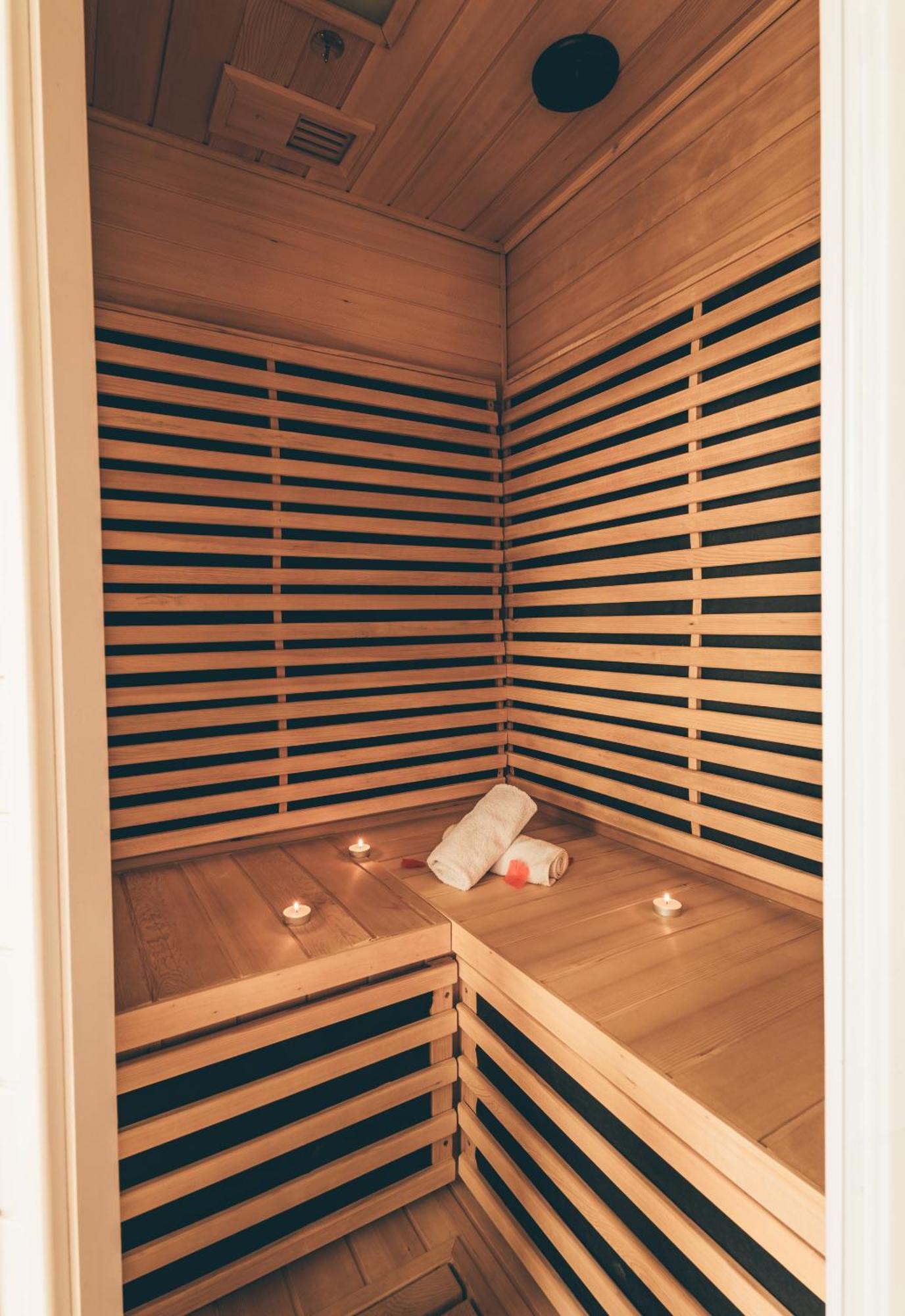 Suite romantique avec sauna et balnéo privatifs au Barcarès Le Barcarès Extérieur photo